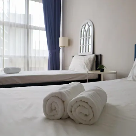 5 Pax Santorini Colour Themed Suite At Paradigm Mall,Pj Petaling Jaya Exterior photo