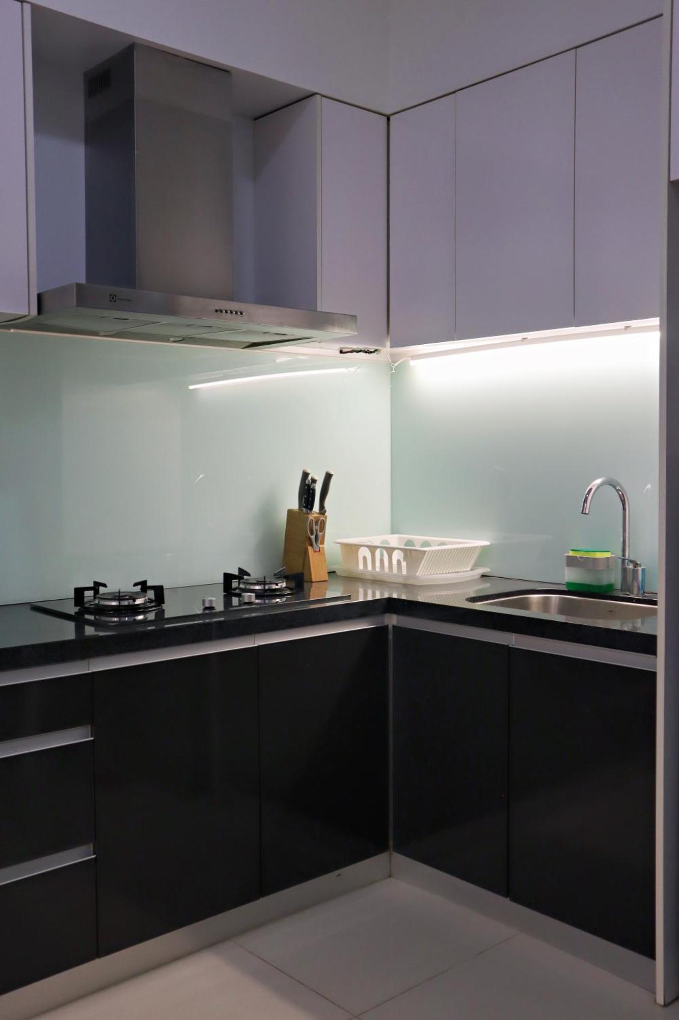 Apartment 5 Pax Santorini Colour Themed At Paradigm Mall,pj