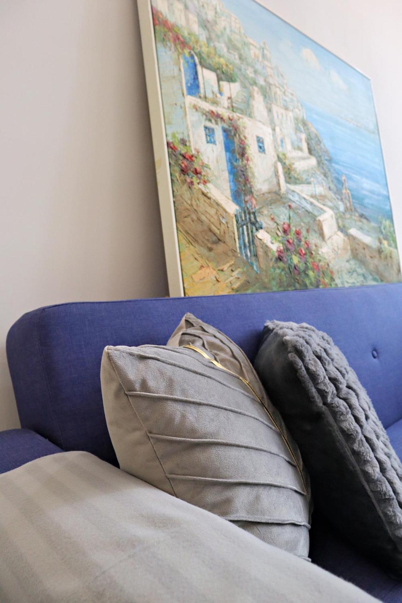 5 Pax Santorini Colour Themed At Paradigm Mall,pj *