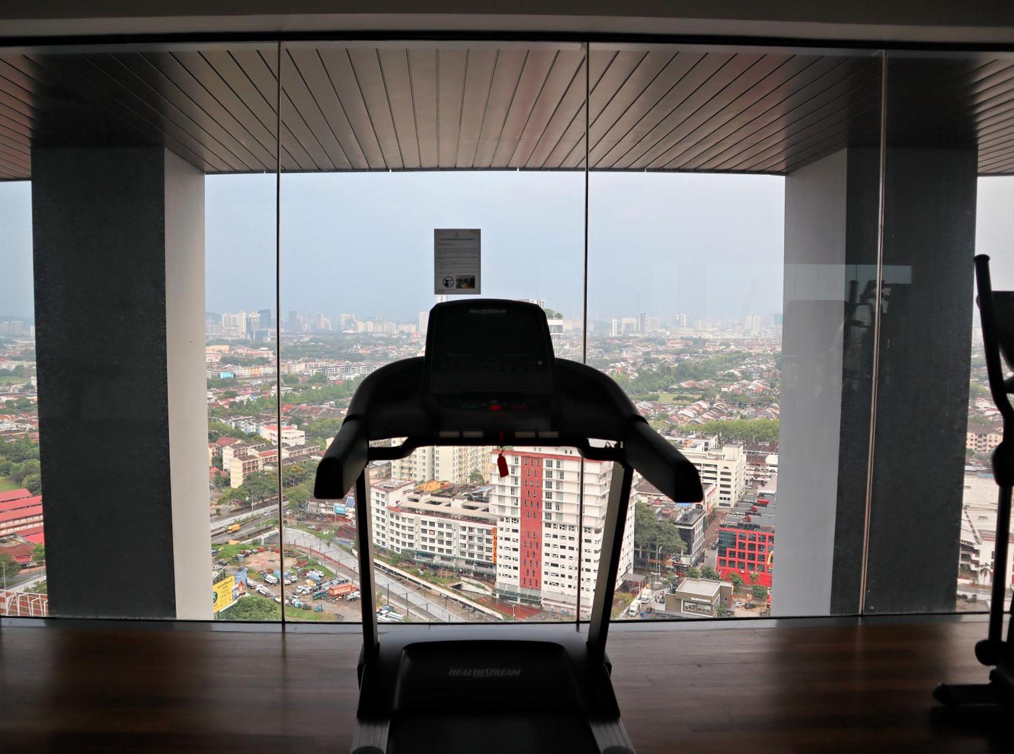 5 Pax Santorini Colour Themed At Paradigm Mall,pj Apartment Petaling Jaya